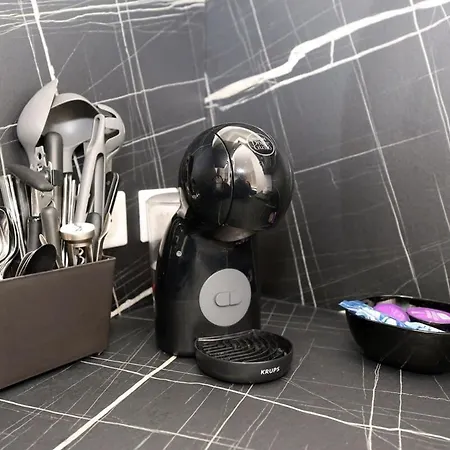 Proche Des Celebres Puces De 4p - Flat-guest 아파트 파리