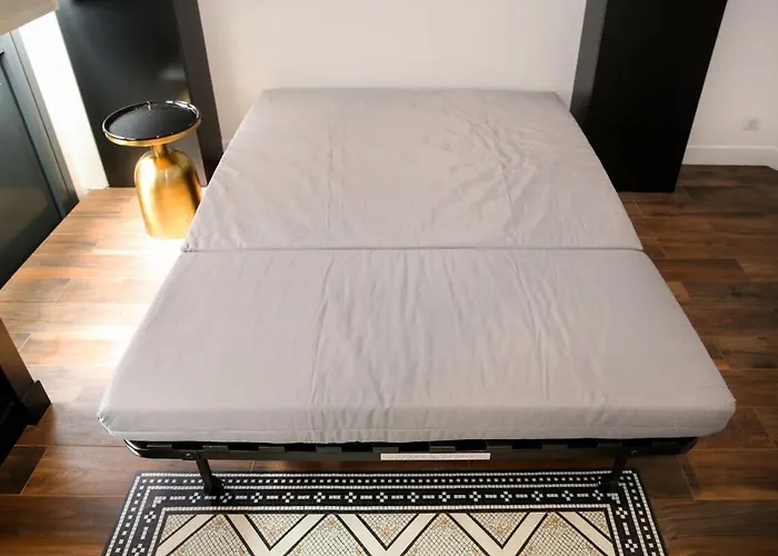 Proche Des Celebres Puces De 4p - Flat-guest * Paris