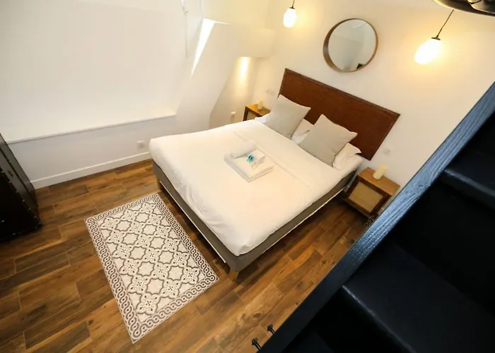 Proche Des Celebres Puces De 4p - Flat-guest Paris