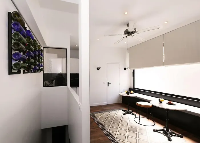 Proche Des Celebres Puces De 4p - Flat-guest Paris