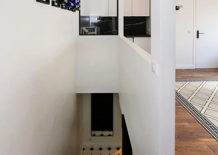 Proche Des Celebres Puces De 4p - Flat-guest